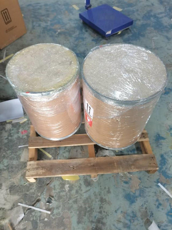 Mbupu ngwaahịa CBD na mba ofesi.